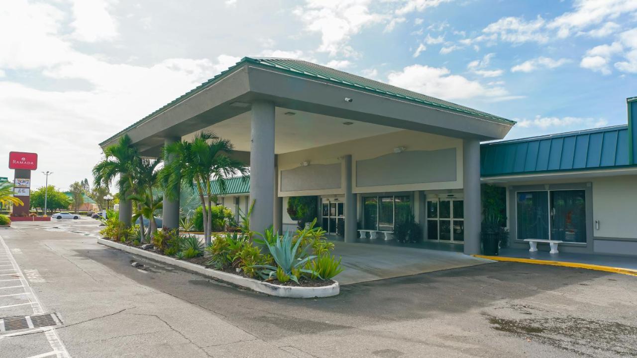 Sarasota Cay Club #612 - Heated Pool, Bunk Beds, Huge Tv, Tiki Bar, More! South Bradenton エクステリア 写真