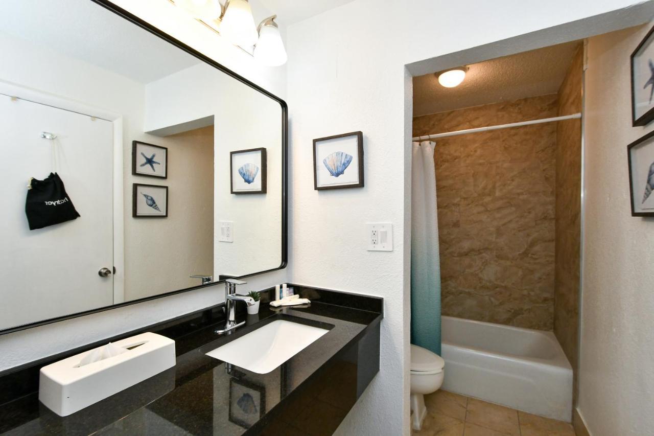 Sarasota Cay Club #612 - Heated Pool, Bunk Beds, Huge Tv, Tiki Bar, More! South Bradenton エクステリア 写真