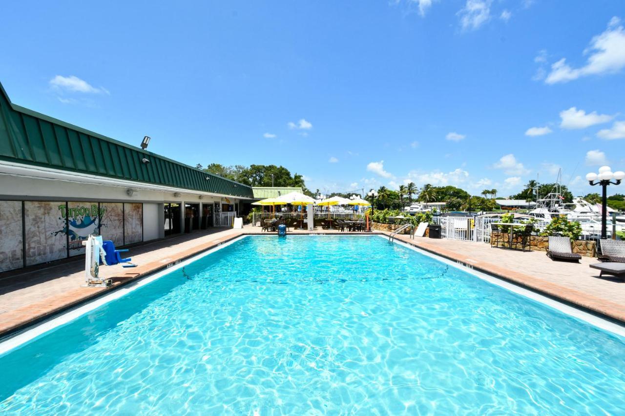Sarasota Cay Club #612 - Heated Pool, Bunk Beds, Huge Tv, Tiki Bar, More! South Bradenton エクステリア 写真